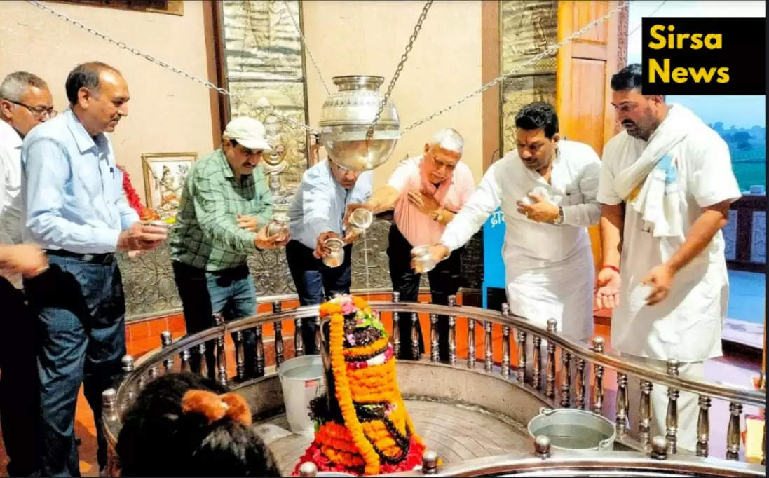 Principal Income Tax Commissioner Rakesh Goyal visited Shri Baba Tara Ji Kutia