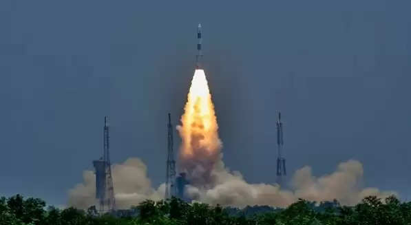 अगले 25 साल तक सूर्य के चक्कर लगाएगा Aditya L1; ISRO के मिशन से तैयार होगी Space की अगली दुनिया