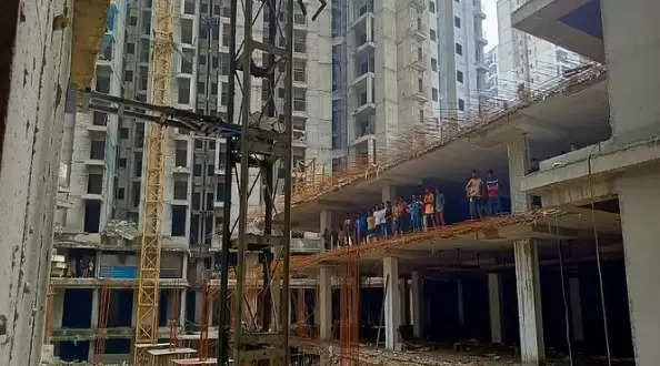 निर्माणाधीन बिल्डिंग में लिफ्ट गिरने से आठ मजूदरों की मौत