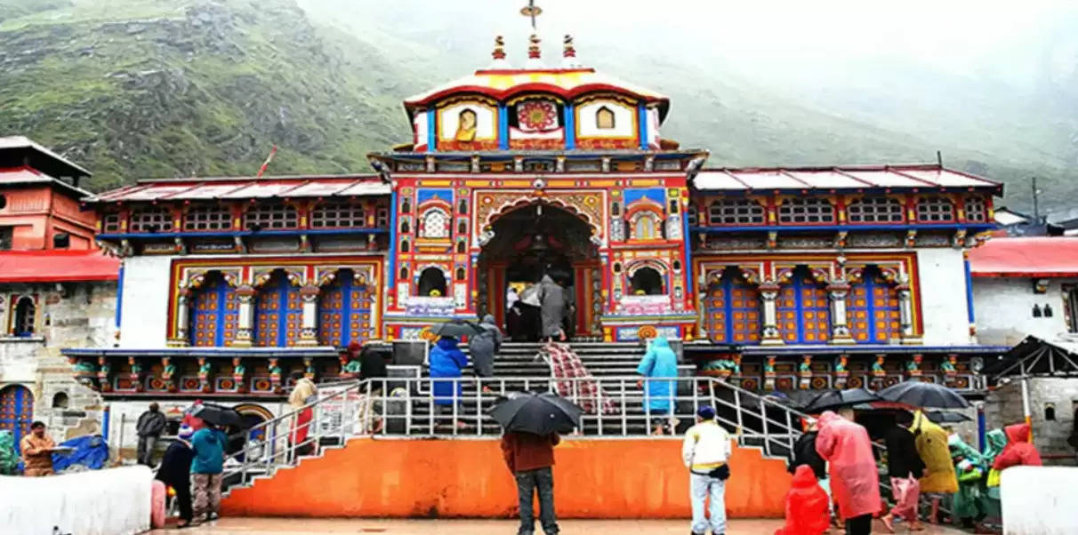 Doors of Badrinath temple closed in Uttarakhand, Char Dham Yatra also ends