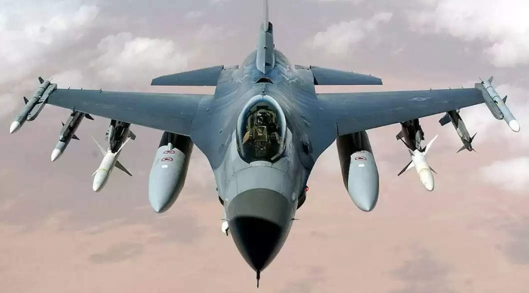 अभिनंदन ने जिस पाकिस्तानी F-16 को गिराया, उसी 39 साल पुराने 'खटारा' फ्लीट की मदद कर रहा है अमेरिका