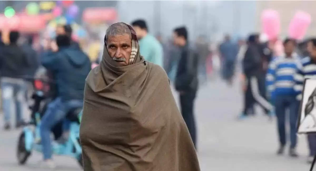 दिल्ली में सर्दी का सितम बरकरार, बर्फीली हवाओं से ठिठुर रहे लोग; आज एक डिग्री पहुंच सकता है पार