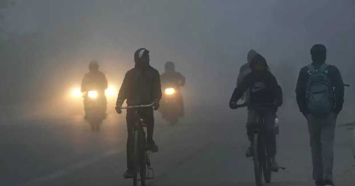 हाय सर्दी! दिल्ली की 2 साल में सबसे ठंडी सुबह, पारा 2.2 डिग्री तक गिरा- कोहरे की चादर लिपटा उत्तर भारत