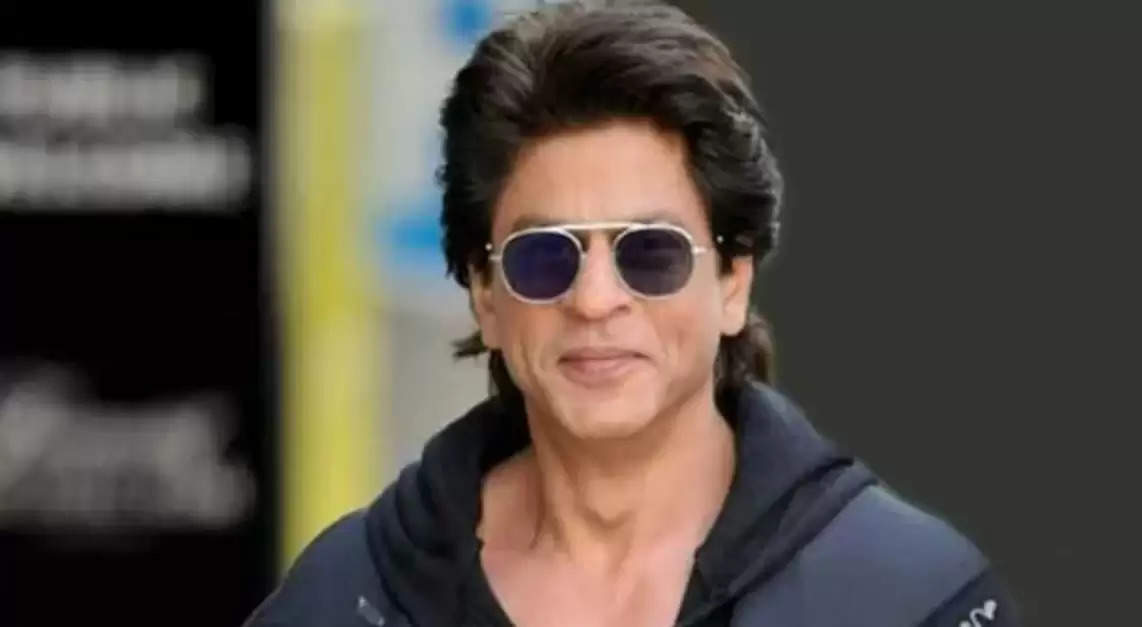 Shah Rukh Khan stopped at Mumbai airport, questioned for not paying custom duty