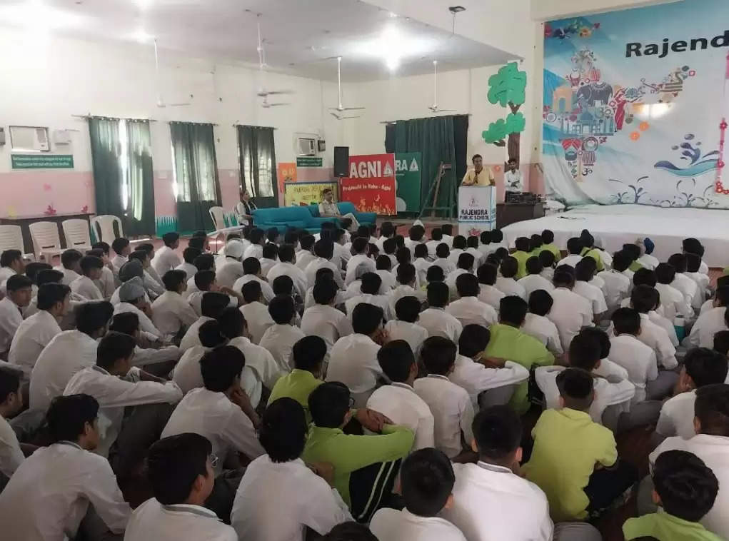 स्कूली छात्रा-छात्राओं को साइबर क्राइम बारे किया जागरूक :- इंस्पेक्टर अवतार सिंह