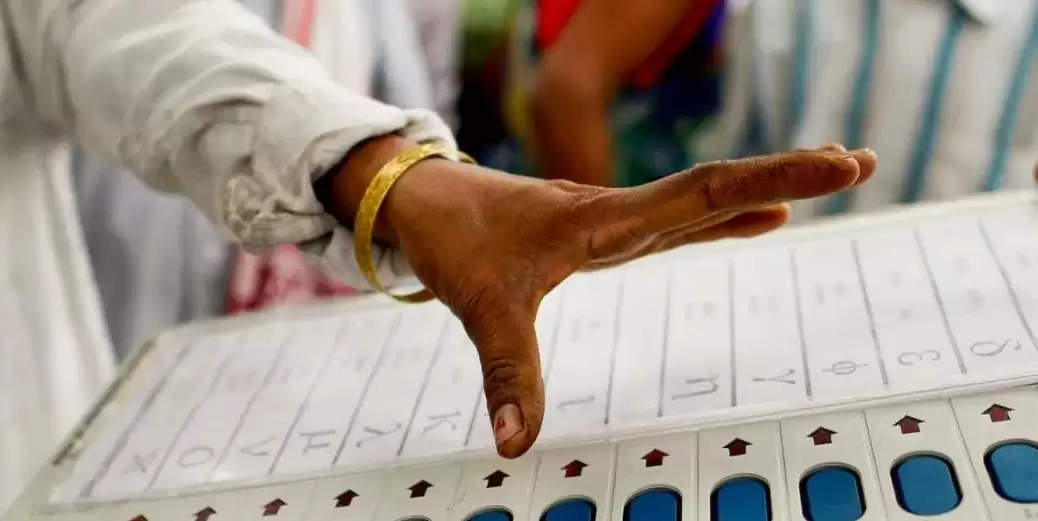 Lok Sabha elections 2024: चुनाव आयोग मतदान की तारीखों कर रहा है एलान