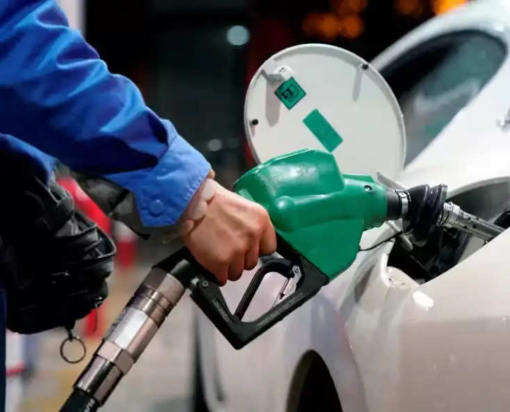 vToday Petrol Diesel Price: पेट्रोल-डीजल के नए रेट जारी कर दिए , जानिए 
