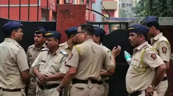  जमीन के मामले में 60 करोड़ की ठगी, मुंबई पुलिस ने किया मामला दर्ज